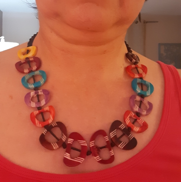 Beautiful multi-color necklace - Picture 2 of 6